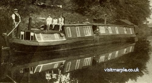 mes Goddard and family lived on barge "Mary" on Waterside for 20 years or more.