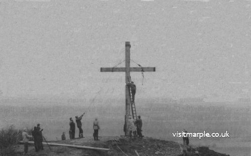 Erection of Mellor Cross in 1970