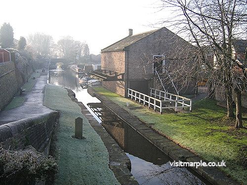 Marple Wharf in the winter of 2008, by David Burridge.